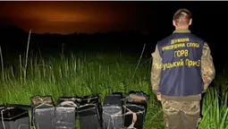 Луцькі прикордонники зірвали перевезення через кордон 12 ящиків сигарет (відео)