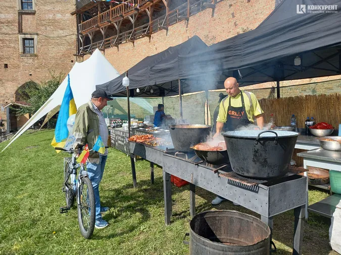 У Луцьку стартував фестиваль вуличної їжі Lutsk Food Fest (фоторепортаж)
