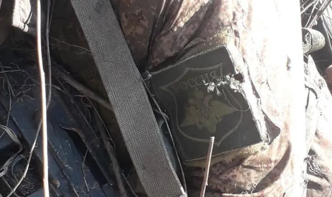На Харківщині виявили трупи російських солдатів без слідів насильницької смерті (фото 18+)