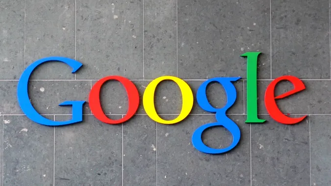 В «Google Фото» за рік завантажили 24 мільярди селфі