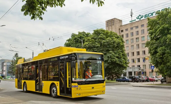 У Полтаву відправляють другу партію луцьких тролейбусів (фото)