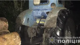 На Любомльщині зловили тракториста з сумнівними соснами (фото)
