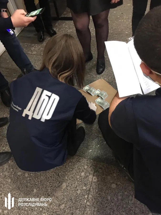 Обіцяла «порішати» за 1500 доларів: керівницю відділу поліції Волині підозрюють в шахрайстві