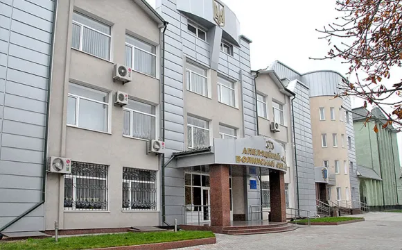 Волинський апеляційний суд закупив гумки для грошей на аукціоні