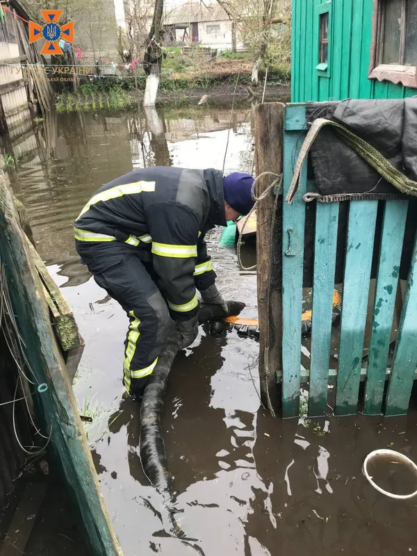 Відкачали понад 150 м³: у Ківерцях і Ковелі затопило двори (фото, відео)