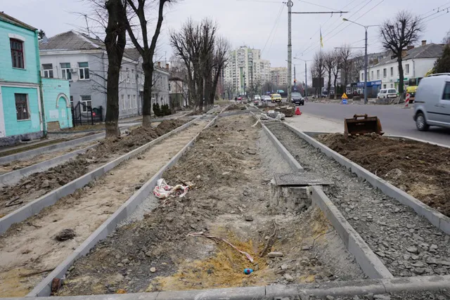 Війна війною, а ремонт за розкладом: що коїться на проспекті Волі у Луцьку (фото)