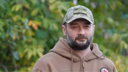 «Якось доводилося зашивати серце», – хірург 14-ї бригади про титанічну роботу медиків на фронті (фото)