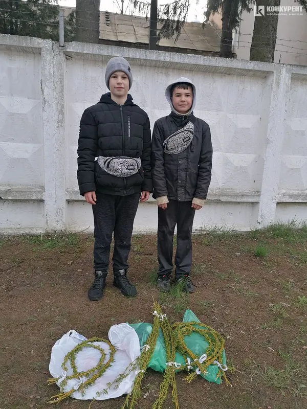 У луцькій церкві на території прикордонного загону освячують вербу (фото)