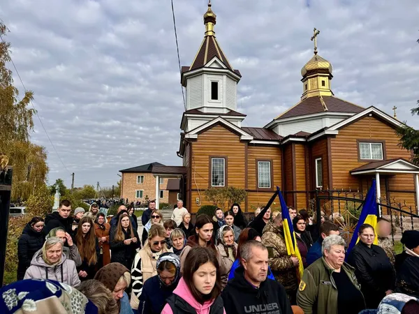 💔Нововолинська громада провела в останню дорогу Богдана Люшка та Олександра Велінця