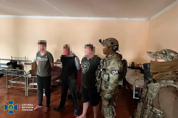 В'язні Рівненської колонії  виманювали гроші у родичів українських військовополонених