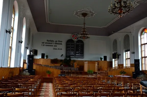 Волинські журналісти дізналися про благодійність протестантів (фото)