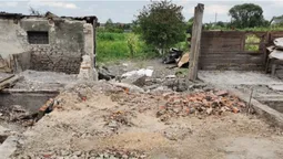 Руїни будинку на Волині, на який впали уламки ракети, розібрали: чиїм коштом ремонтуватимуть  (відео)