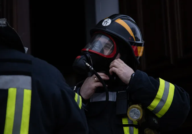 Три пожежні машини та 26 рятувальників: у костелі Петра і Павла в Луцьку працювали вогнеборці (фото)