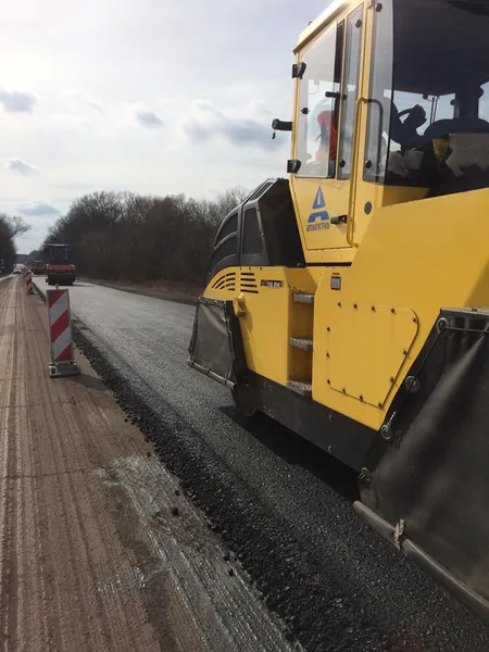 Почали зі сторони Львівщини: на Волині ремонтують ще одну трасу (фото)