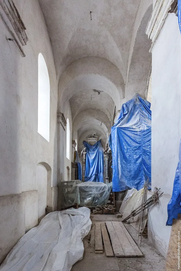 В Олиці триває реконструкція костелу (фото)
