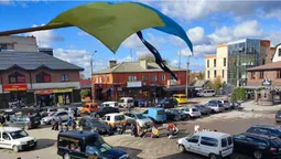 Прийшли сотні людей: волиняни на колінах зустріли полеглого захисника України (відео)