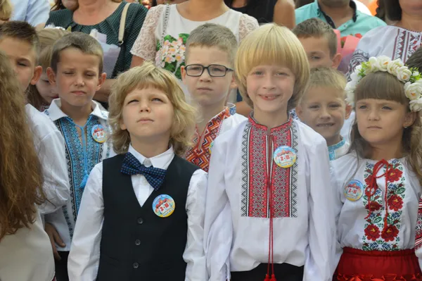 Кульки, танці та перший урок: у Луцьку відкрили школу № 27 (ФОТО)