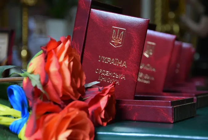 У Луцьку ордени загиблих прикордонників передали їхнім рідним (фото)
