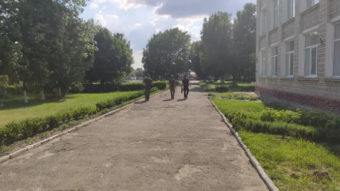 У Ратному вручали повістки тим, хто вживав алкоголь (фото, відео)
