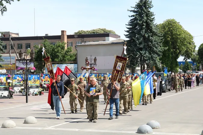 На Волині попрощалися із Захисником Віктором Миколайчуком (фото)