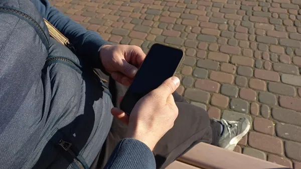 «Водії приїжджали – і в них відбирало мову»: луцький волонтер возить допомогу у гарячі точки (інтерв'ю)