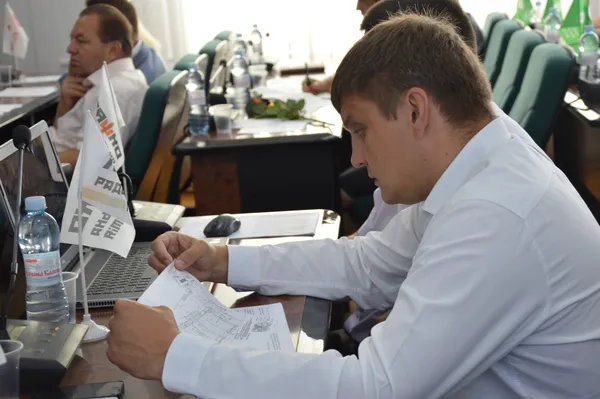 Радикал  Сергій Була  щось запідозрив