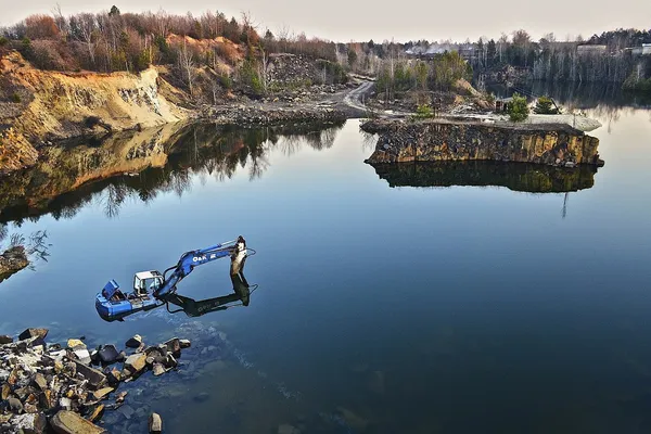 «Острів кохання» посеред смарагдової води: за 80 км від Луцька – унікальна природна локація (фото)