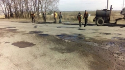 Як ремонтують дороги на Волині