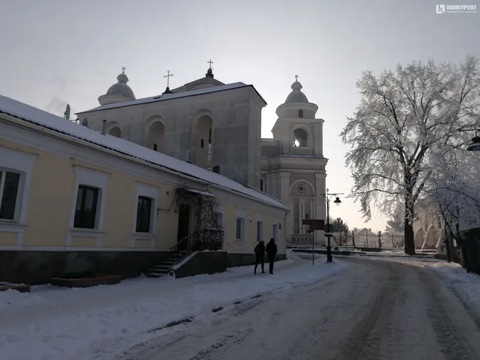 Казково: світлини Луцька, засипаного снігом