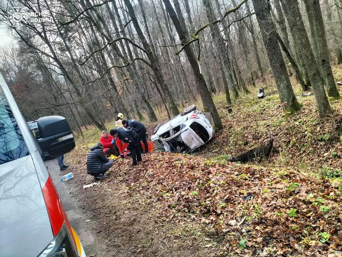 Постраждали двоє дітей та жінка: повідомили деталі ДТП у Луцькому районі