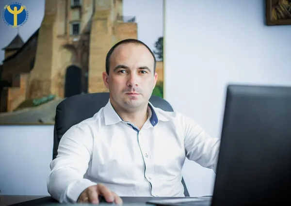 Як лучанам замовити муніципальну няню