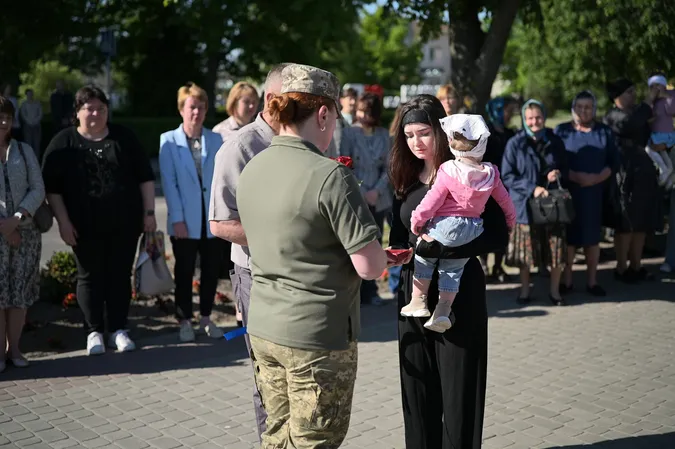 На Волині родинам загиблих Героїв вручили їхні посмертні нагороди (фото)