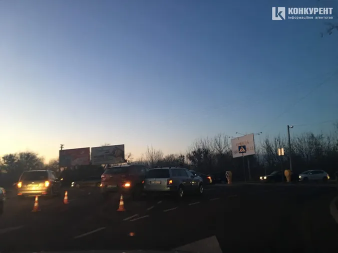 У Луцьку на Набережній ДТП: утворився затор (фото)