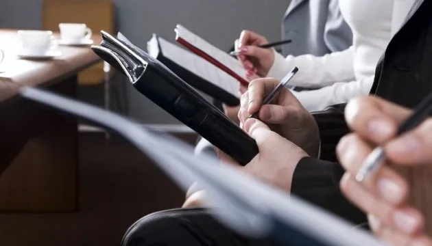 Держслужбовці отримали перші сертифікати про володіння державною мовою