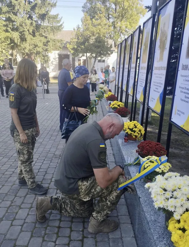 У Шацьку відкрили стелу пам'яті загиблих воїнів (фото)