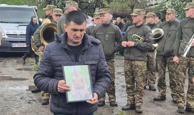 На Волині прощались із захисником Віталієм Городом (фото)