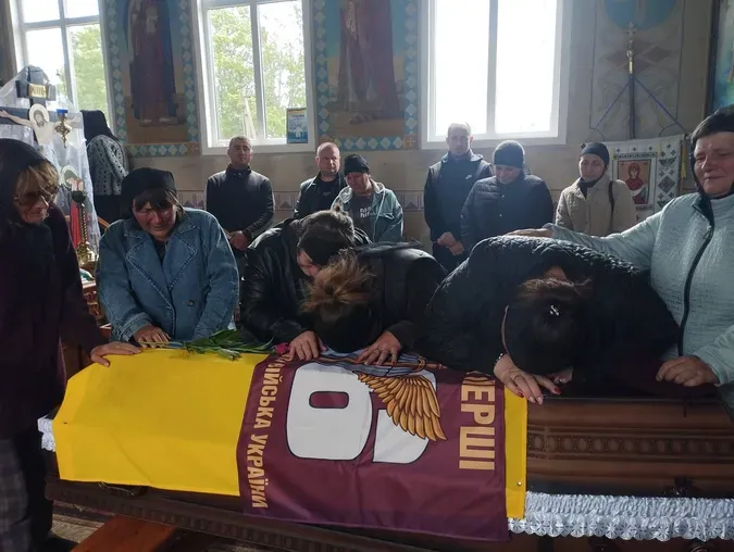 На Волині попрощалися з молодими Героями Сергєм Сміховським та Миколою Кобриною (фото)