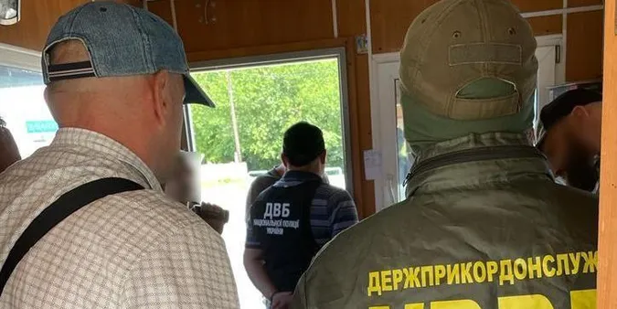 На Волині двоє чоловіків хотіли перейти кордон за $3000 (фото, відео)