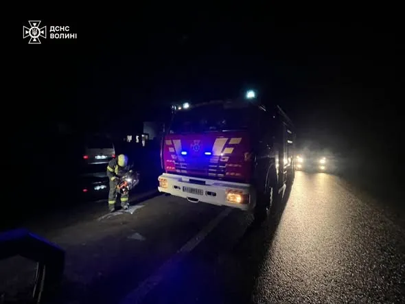 У Колках автомобіль врізався у відбійник (фото)