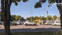 У Луцьку на кільці влупилися два легковики (фото)