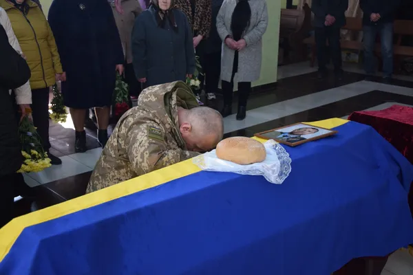 💔 Загинув в Авдіївці два роки тому: на Волині попрощалися з прикордонником  Василем Кравчуком (фото)