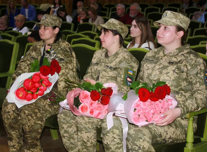Військовослужбовиці з 14 ОМБр отримали ордени (фото)