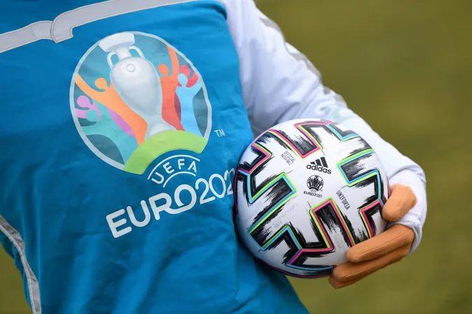 Що робити вболівальникам із квитками на Євро-2020