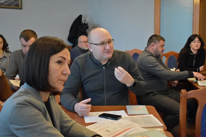 Заступник голови ОДА Тарас Шкітер зустрівся з головами громад Камінь-Каширщини (фото)
