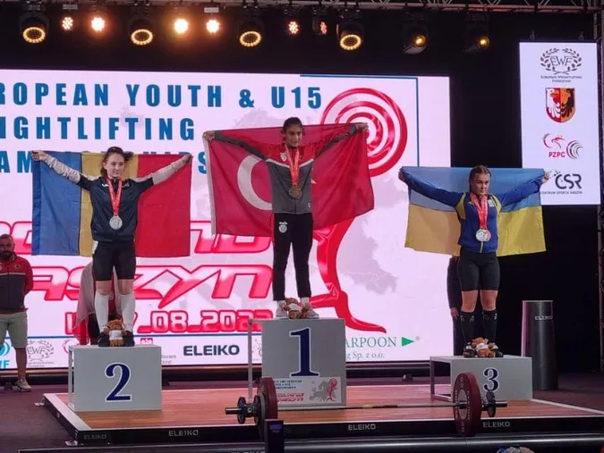 Юна волинська важкоатлетка здобула дві нагороди Чемпіонату Європи