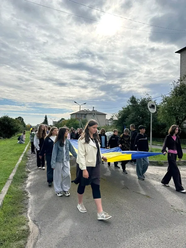 Довго чекали і вірили в диво: на Волині попрощалися з Героєм Андрієм Лабантом (фото)