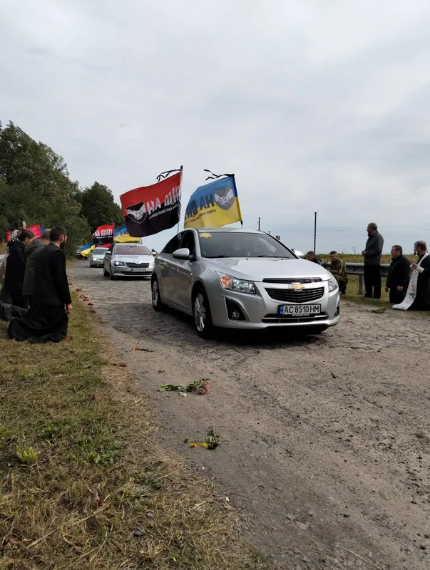 На Волині громада попрощалася з загиблим на Донеччині захисником Андрієм Денисюком