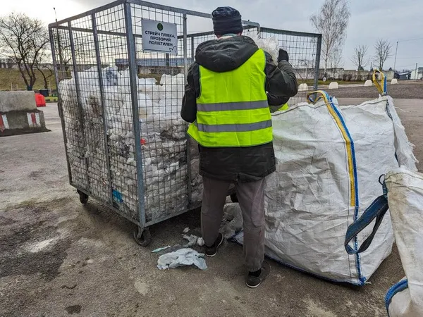 У Луцьку здали на переробку 300 кілограмів відходів