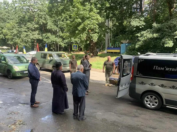 Воював в самому пеклі: у Ківерцях прощались з Героєм Олександром Назаруком (фото)