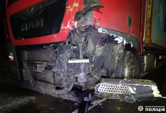 Вантажівку волинянина протаранила BMW – 21-річний водій загинув на місці (фото)